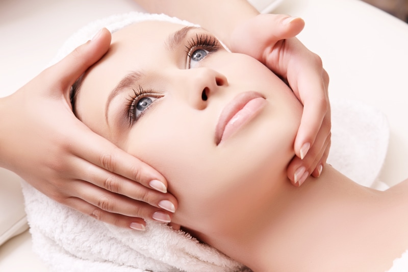 relaxation, beautician, young adult, beauty treatment, adult, bath, 5K, human body part, lying down, beauty spa, hands, beautiful woman, hand, luxury