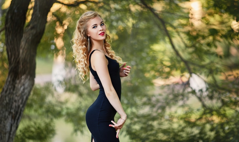model, makeup, blonde, 1080P, Sergey Baryshev, dress, long hair, women, curly hair, looking at viewer, depth of field