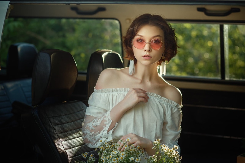 looking at viewer, Olya Pushkina, beauty, model, front view, one person, short hair, hairstyle, women with shades, 720P, fashion, beautiful woman, women