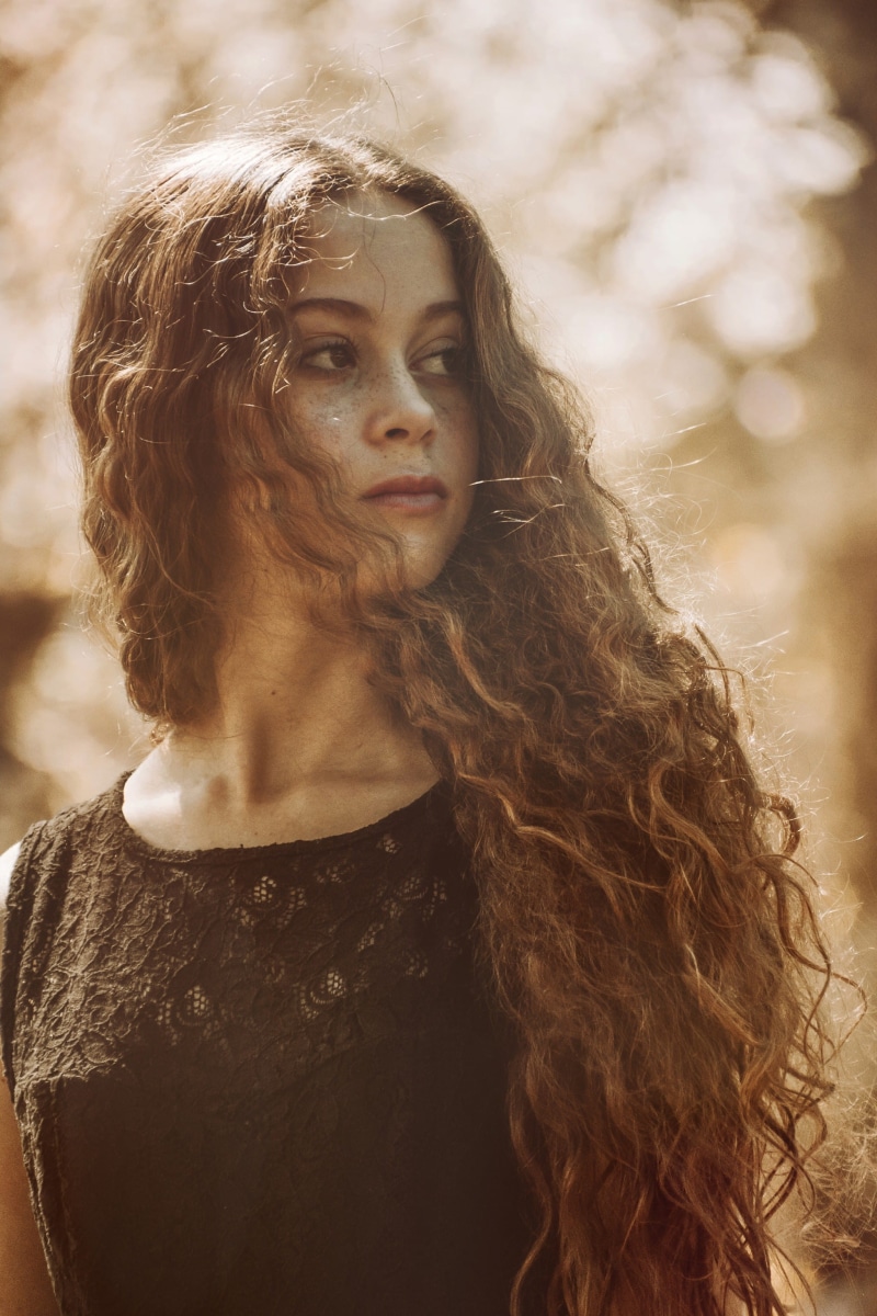 looking at camera, woman, leisure activity, adult, teenager, hair, brown hair, contemplation, portrait, pretty, young women, photography, lady, sideways