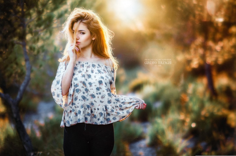 depth of field, bare shoulders, 1080P, long hair, Gustavo Terzaghi, women, redhead, jeans, looking at viewer, model, Delaia Gonzalez