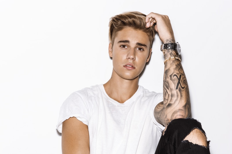 cut out, looking at camera, hairstyle, one person, Justin Bieber, headshot, casual clothing, adult, young men, 8k, photo, front view, 5K, young adult