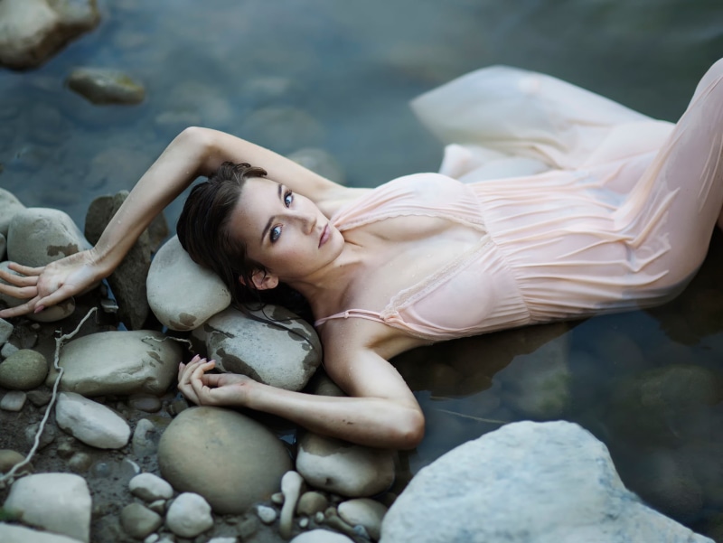 beauty, portrait, leisure activity, rock, 1080P, beautiful woman, in the water, young women, s, lying down, looking at camera, hairstyle, adult, pink