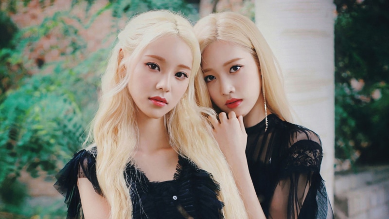 blond hair, lipstick, two people, beautiful woman, long hair, people, real people, young women, women, teenager, looking at camera, Kim Lip, lifestyles