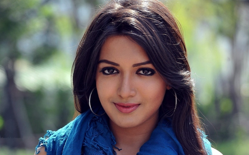 brunette, Catherine Tresa, hoop earrings, smiling, brown eyes, women, looking at viewer, actress, 1080P, smoky eyes