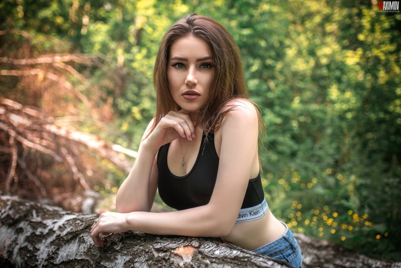 Maxim Maximov, Calvin Klein, green eyes, eyeliner, necklace, women, 2K, portrait