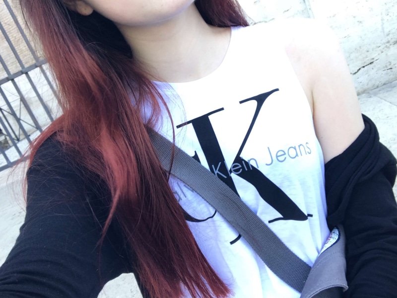 woman, communication, adult, leisure activity, young women, real people, day, casual clothing, red hair woman, text, hairstyle, waist up, brown hair, tumblr