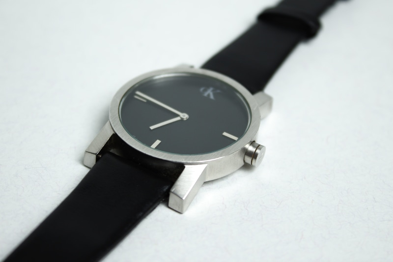 metal, alloy, timepiece, no people, technology, steel, hours, equipment, high angle view, minute hand, clock, minutes, indoors, checking the time, wrist watch