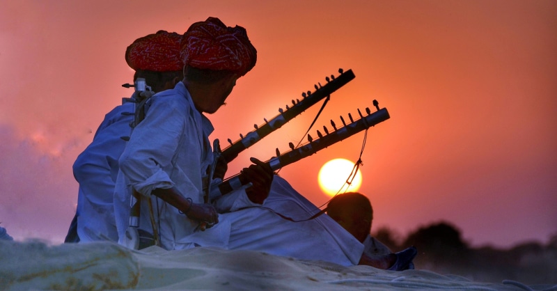 dusk, music, entertainers, 4K, sun, musical instrument, safari, silhouette, rajasthan, india, clothing, sunset, guitar, sky, plucking an instrument, one person