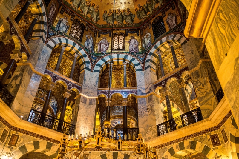 directly below, low angle view, ornate, belief, structure, architectural column, gold, church, 5K, day, house of worship, travel, no people, low, travel destinations