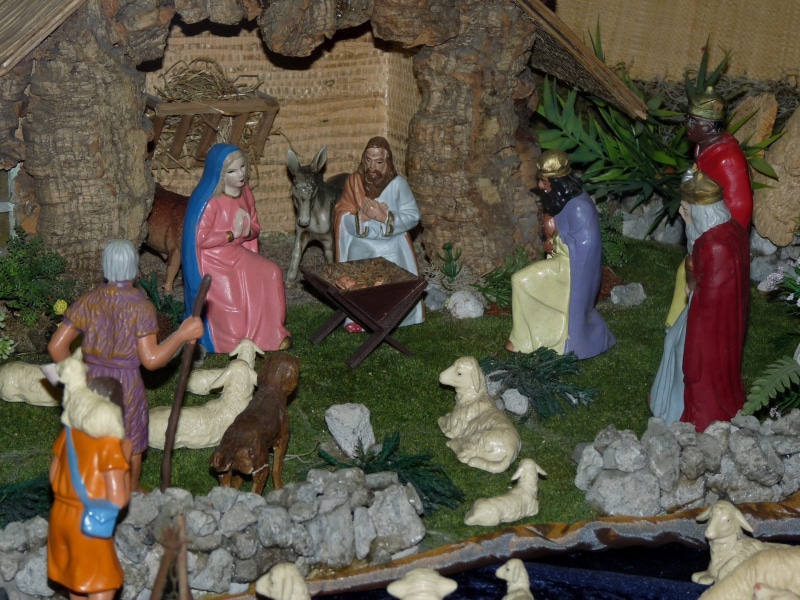 christmas, christmas eve, place of worship, father christmas, belief, stall, bible, nativity scene, statue, outdoors, 2K, santon, female likeness, kings