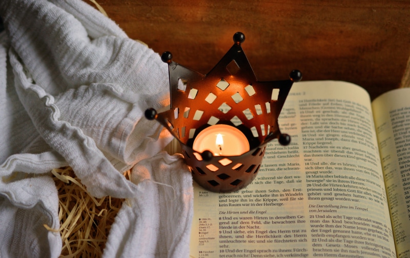 paper, holding, new testament, straw, christmas time, indoors, book, religion, high angle view, christmas motif, reading, photo, 5K, tealight, bible, gospel