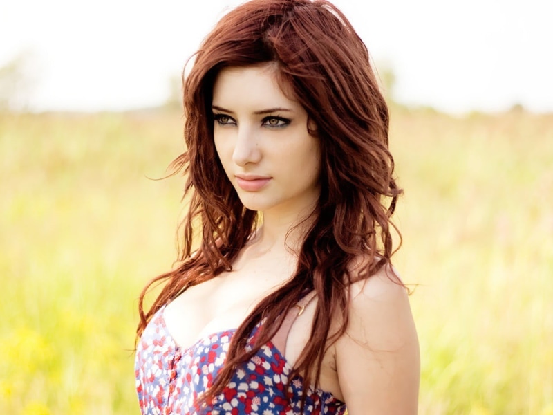 top, one person, body part, outdoors, beautiful woman, teenager, Susan Coffey, beauty, looking at camera, blue, fashion model, redhead, model, contemplation