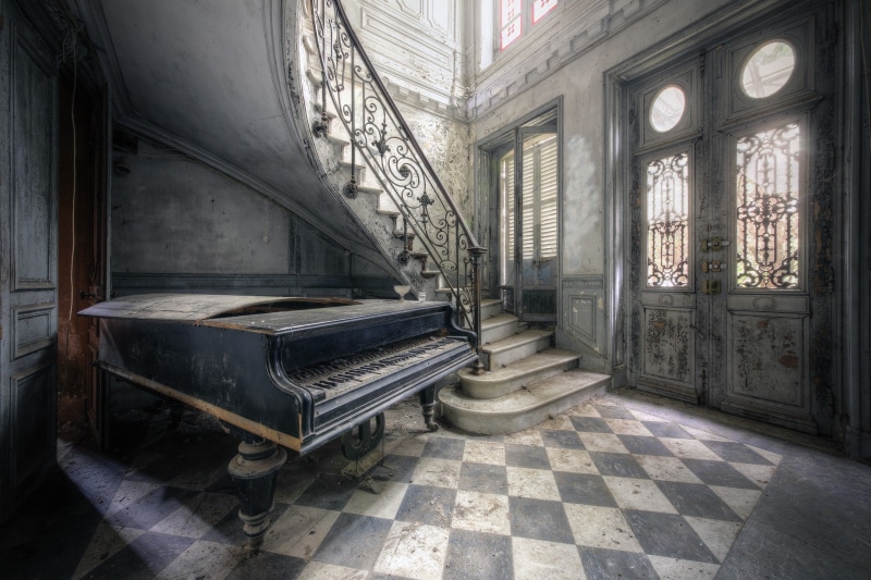 door, no people, window, furniture, tiled floor, abandoned, ceiling, entrance, history, indoors, built structure, ruined, tile, home interior, 1080P, old