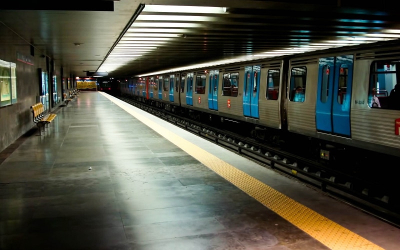 railroad track, arrival, subway train, transportation, station, 1080P, public transportation, subway, rail transportation, indoors, train - vehicle, ceiling