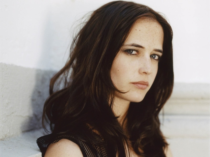 French, beautiful woman, close-up, hair, blue eyes, portrait, long hair, headshot, adult, beauty, front view, brown hair, Eva Green, one person, 720P