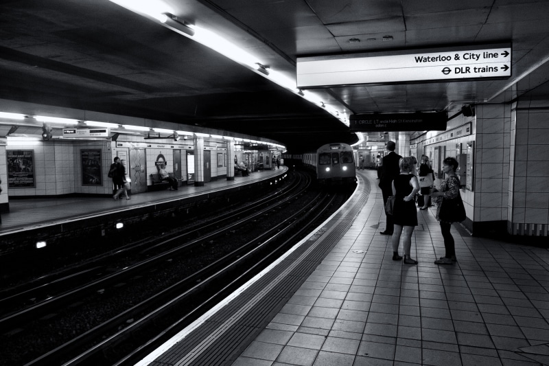 ceiling, indoors, wait, architecture, women, station, people Traveling, urban Scene, train, lifestyles, city Life, London Underground, mode of Transport
