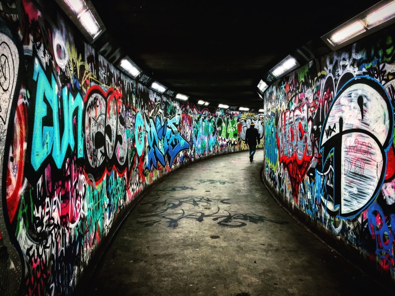 subway, walls, diminishing perspective, graffiti, multi colored, direction, built structure, the way forward, rudeness, mural, 2K, wall - building feature