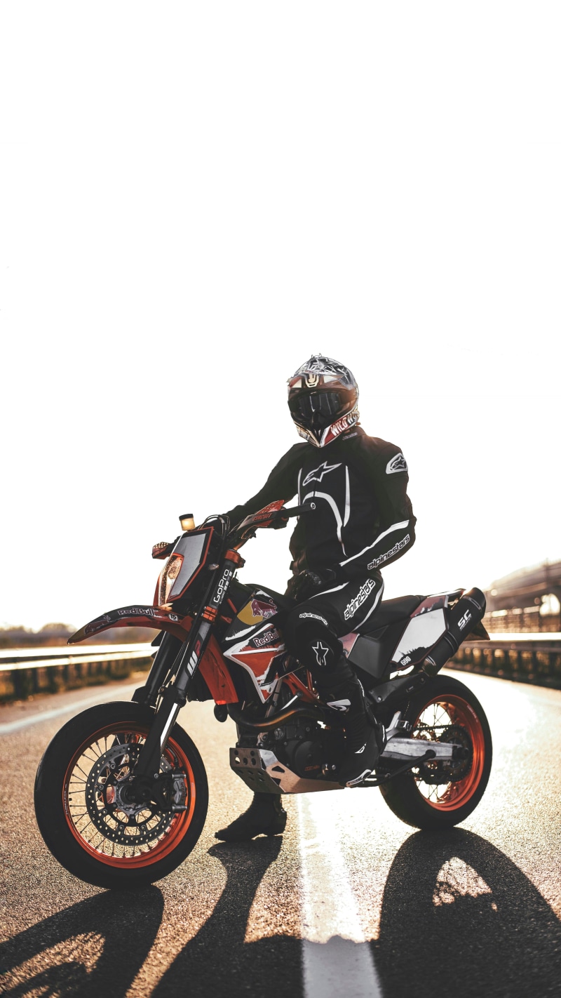 men, road, model, land vehicle, rear view, nature, outdoors, gopro, clear sky, real people, motorbike, middle, alpinestar, mode of transportation, speed
