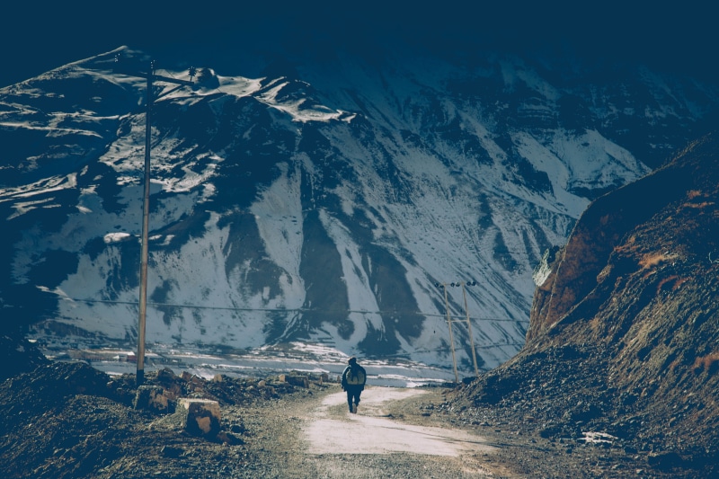 two people, tranquil scene, tranquility, nature, people, formation, mountain, 5K, cold temperature, non-urban scene, environment, winter, lifestyles, rock