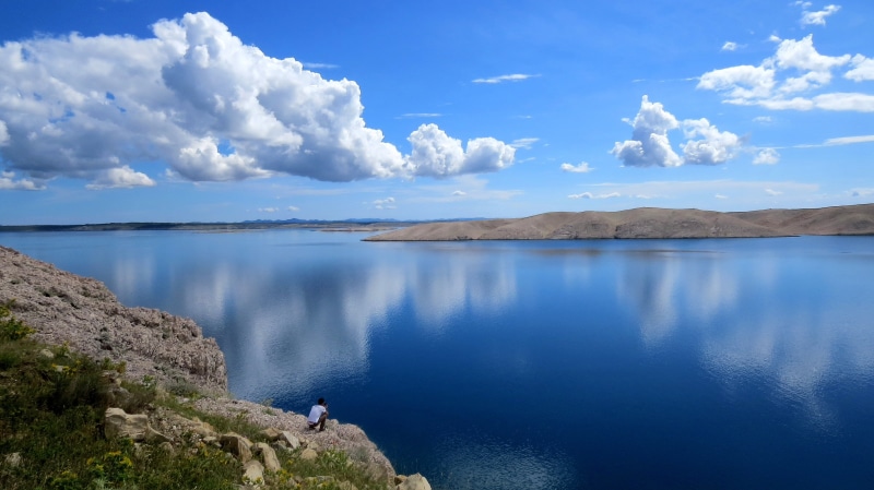 sky, tourism, idyllic, the sun, view, body, blue, cloud - sky, tranquility, tranquil scene, 4K, lake, scenics, non-urban scene, reflection, no people