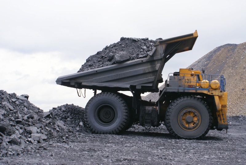 outdoors, carrying, mountain, industry, dirt, 4K, transportation, commercial land vehicle, truck, car, mining, no people, gigantic proportions, environmental issues