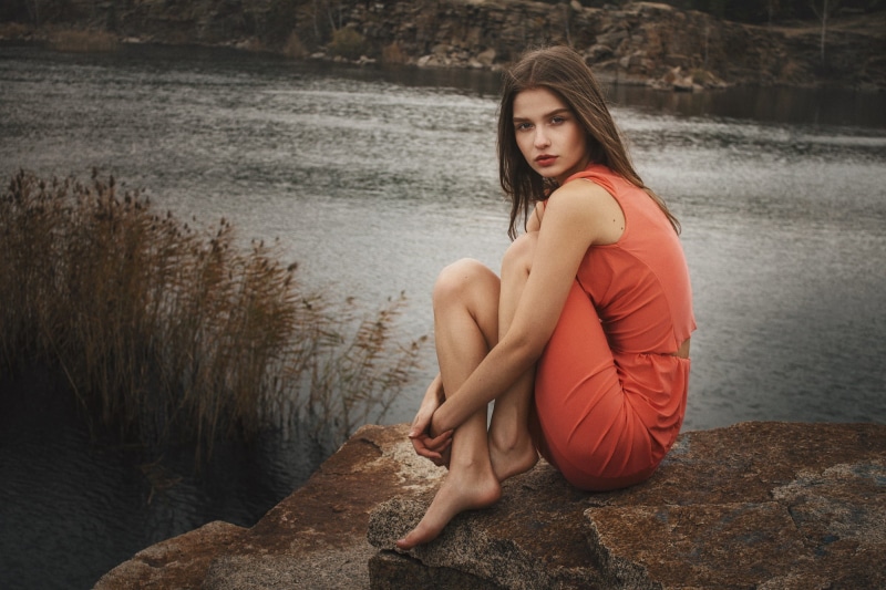 stones, pretty, beautiful, sweetheart, nature, lake, pose, 1080P, dress, brown hair, autumn, legs, young, girl, model, quarry, Jeanne, cold, morning, Ivan Kopchenov