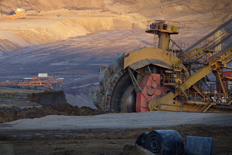 black, mining, heavy, wheel, 4K, outdoors, coal, fuel and power generation, transportation, excavator, land, truck, day, construction industry, nature