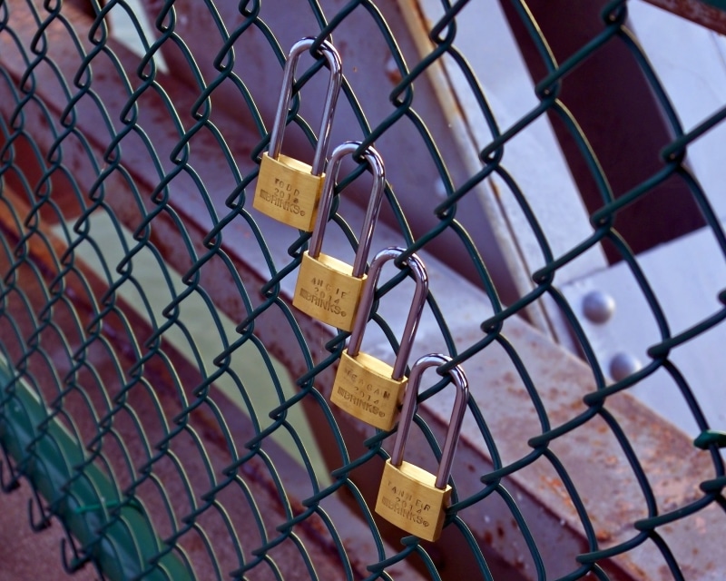 positive emotion, barrier, romantic, protection, south dakota, missouri natnl recreational river, day, romance, 2K, lock, heart, iron, safety, architecture