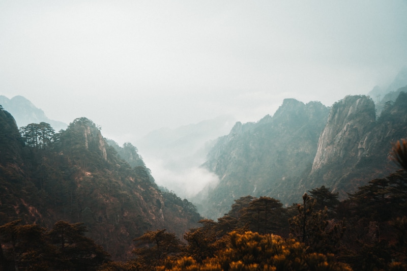 outdoors, day, nature, montagnes jaunes, weather, countryside, huangshan, tree, plateau, yellow mountains, peak, sky, tranquil scene, slope, cliff, beauty in nature