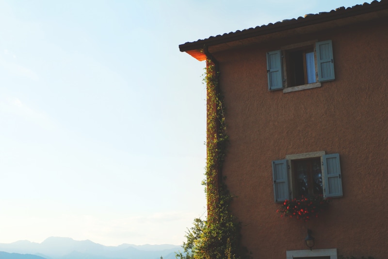 built structure, growth, sky, roof, sun, day, outdoors, italy, no people, 5K, clear sky, sunlight, tree, san zeno di montagna, window, copy space, building