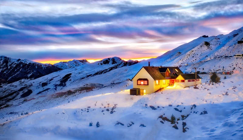 Glowing, Chalet, Dusk, Coronet Peak, New Zealand, Day, coated, Water  Sky, Fujifilm  X-Pro2, Outdoor, piste, RR, european Alps, South Island, Color, Queenstown