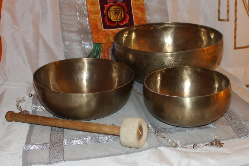 kitchen utensil, Singing Bowls, bowl, sound bowls set, food and drink, silver colored, therapy klangschalenset, singing, no people, gold, shells, therapy