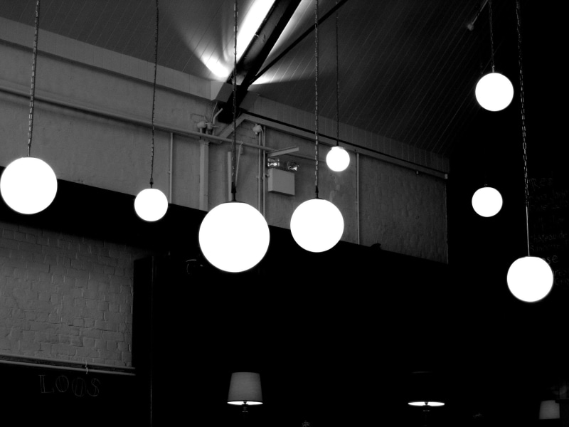light bulb, electricity, lighting equipment, 1080P, night, built structure, electric lamp, ceiling, light, in a row, illuminated, no people, hanging, lights