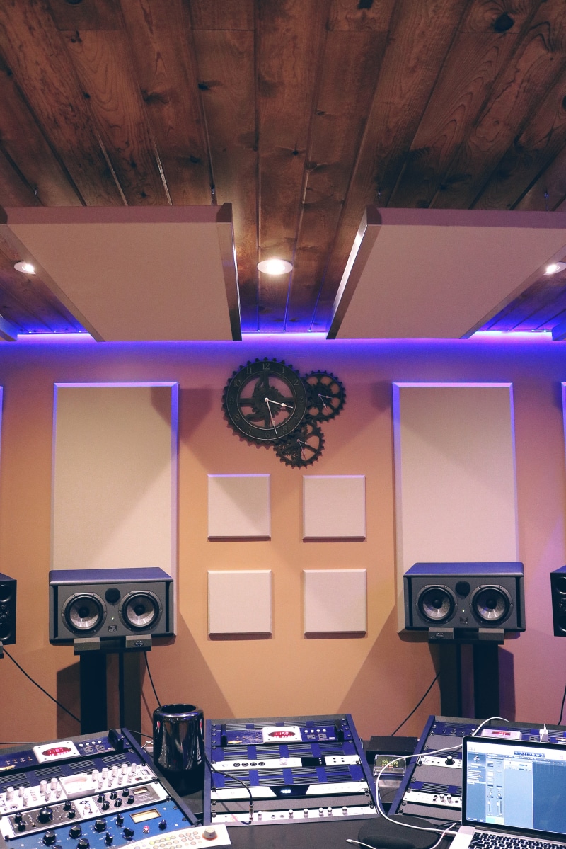 sound, indoors, computer equipment, instrument, mix, mixer, mixing, gray, equalizer, play, media, professional, electric light, computer monitor, record