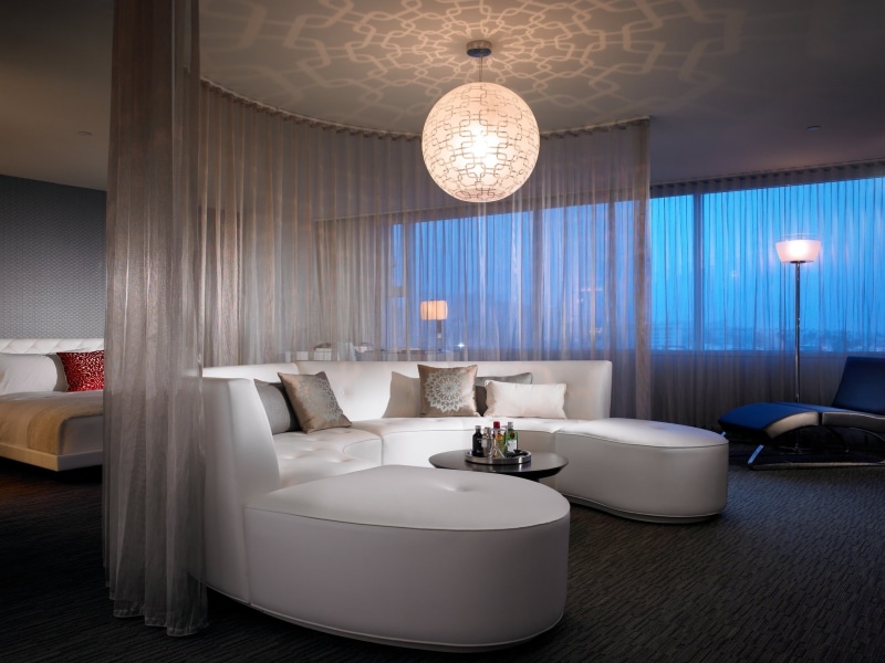 apartment, pillow, hotel Suite, style, ceiling, suite, home, white, no People, absence, design, living Room, bed, sofa, electric Lamp, lifestyles, curtain