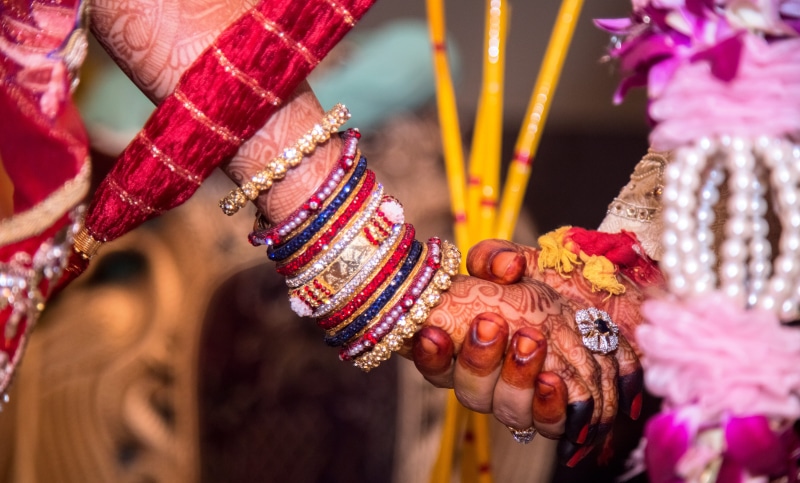 newlywed, traditions, celebration, traditional ceremony, bride, hand painting, 5K, bangle, bracelet, happy, wedding ceremony, close-up, adult, woman, marriage