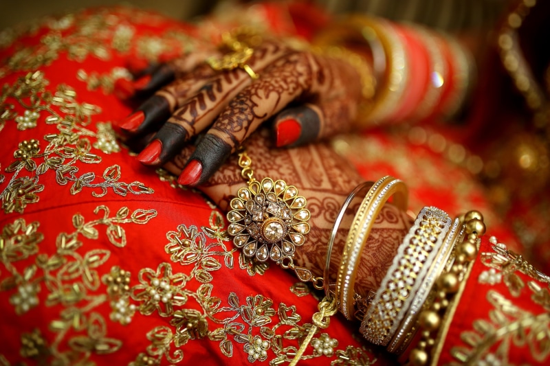 body art, wedding ceremony, bright, henna, life events, hands, indian, hand, close-up, 5K, ornate, handmade, girl, wedding, bangle, floral, clothing, henna tattoo