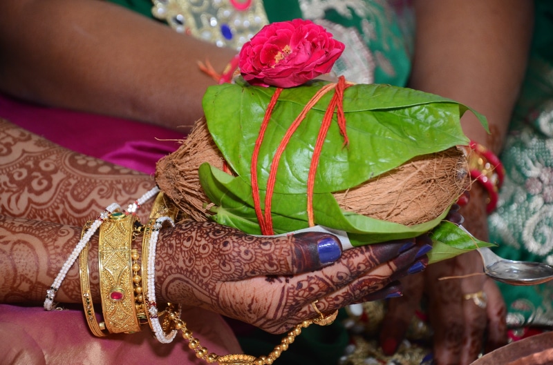 bridal, 2K, focus on foreground, bangle, girl, leaves, women, wedding ceremony, woman, hindu, human hand, male, young, bracelet, jewellery, gold, indian