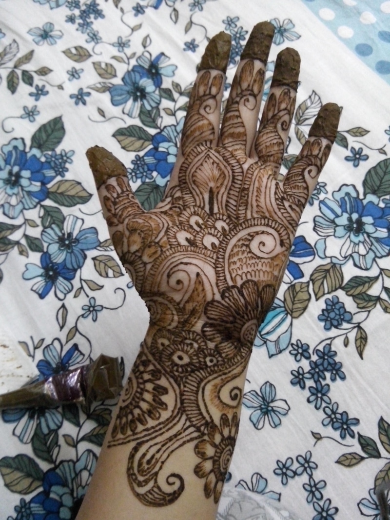 decoration, bride, henna, body part, design, high angle view, indoors, blue, tattoo, henna tattoo, flower, tribal, pattern, brown, woman, bridal, floral pattern