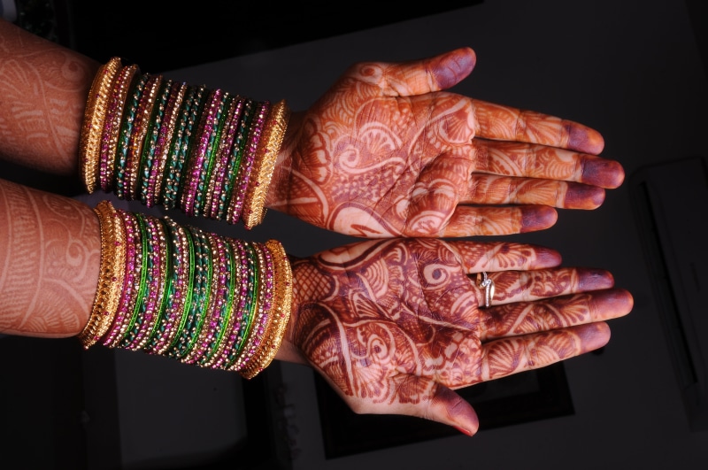 wearing, finger, close-up, 4K, hand, bangles, indian girl, tattoos, one person, human hand, henna tattoo, tattoo, mehandi, pattern, real people, human body part