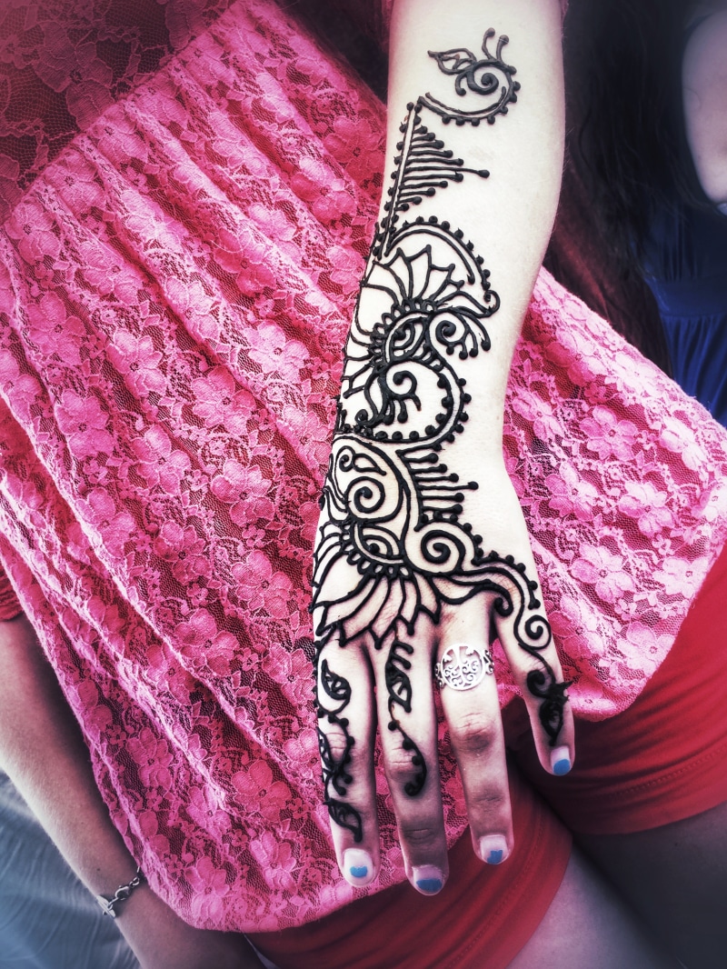 leisure activity, ornamental, henna tattoo, 2K, hand, finger, artist, high angle view, indian, adult, pink color, art, beauty, left, women, creativity