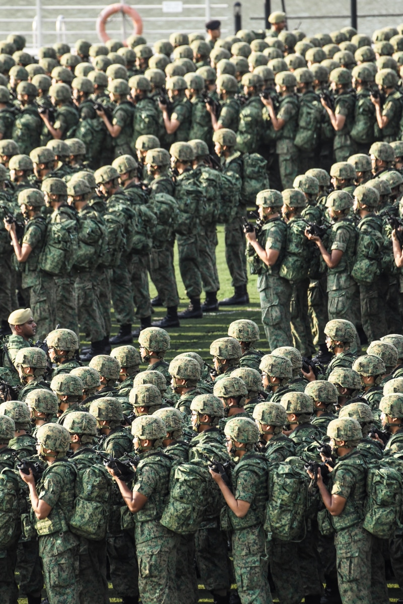 together, outdoors, 8K, in a row, soldiers, government, standing, nature, military, protection, armed forces, uniform, army soldier, day, large group of people