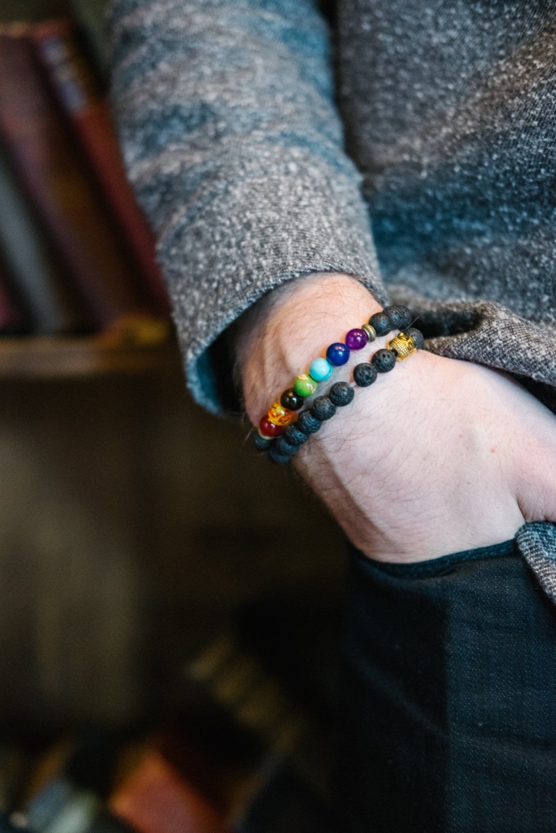 jeans, 1080P, hand, day, chakra, fashion, one person, close-up, Accessories, human hand, leisure activity, Bracelet, photo, lifestyles, focus on foreground