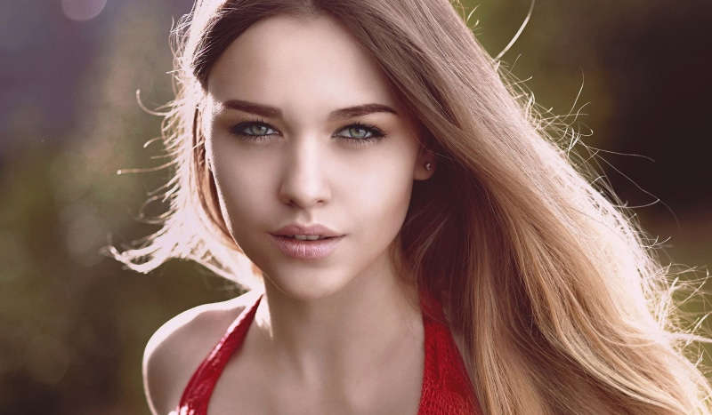 sunlight, outdoors, front view, adult, women outdoors, women, beauty, natural light, face, beautiful people, teenager, looking at camera, long hair, nature