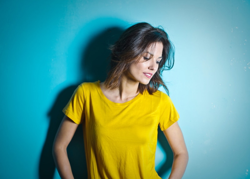 scoop neck, blue wall, blue, half sleeve, Wall, white, casual clothing, color, Beautiful, Yellow, shadow, women, black hair, model 30-35 years old, long hair
