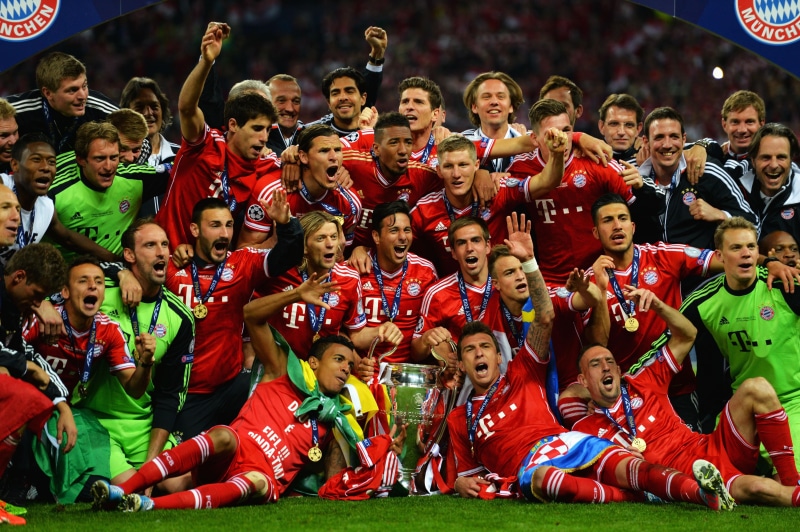 UEFA, adult, shirt, stadium, soccer, child, sport, leisure activity, women, red, 4K, lot, childhood, crowd, spectator, Football, real people, togetherness