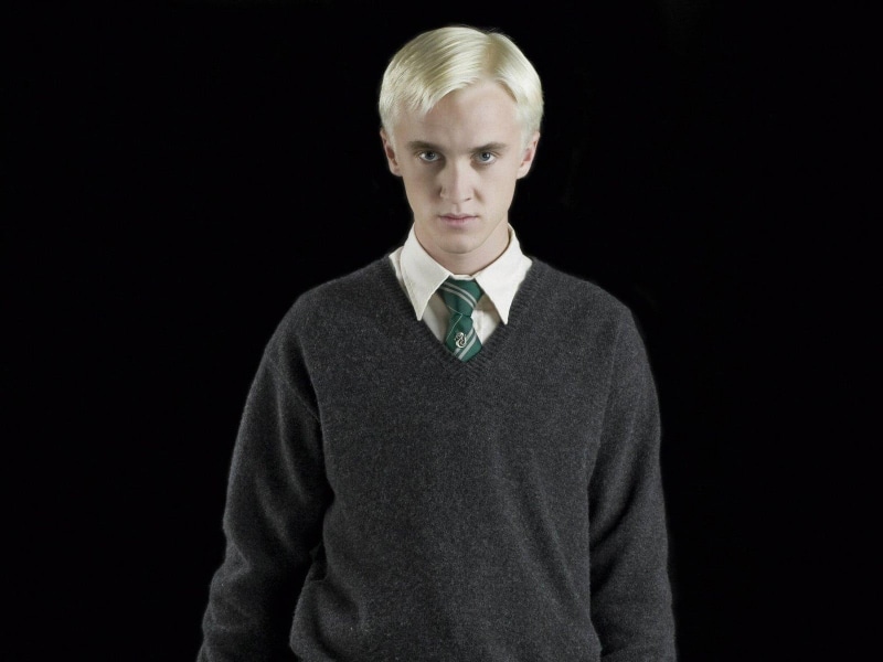 one person, young men, sweater, men, casual clothing, waist up, hair, Actor, Eyes, 720P, cut out, young adult, indoors, black background, standing, Tom felton