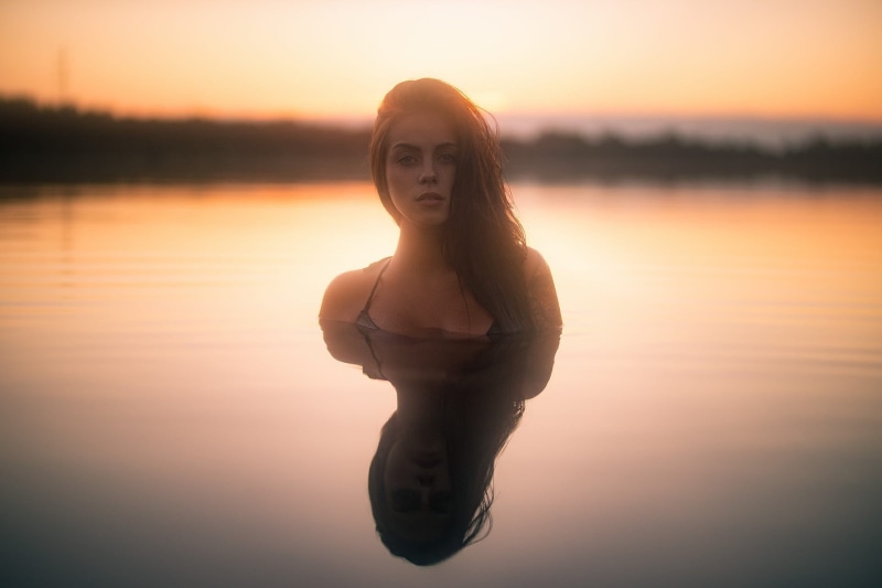 water, looking at camera, young women, Martin Kühn, adult, model, reflection, Marlen Valderrama Alvaréz, hairstyle, beauty, sky, beauty in nature, young adult