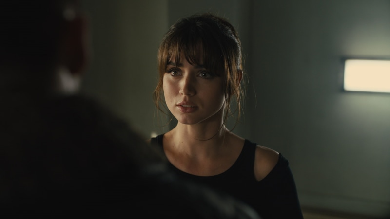 beautiful woman, Blade Runner 2049, contemplation, focus on foreground, actress, real people, portrait, young women, looking, looking at camera, depression - sadness